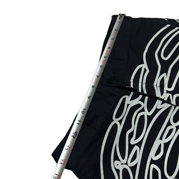 Hot Lava Thumbprint Work pant -Unisex
Wide Black White Print Size Small - Picture 14 of 16